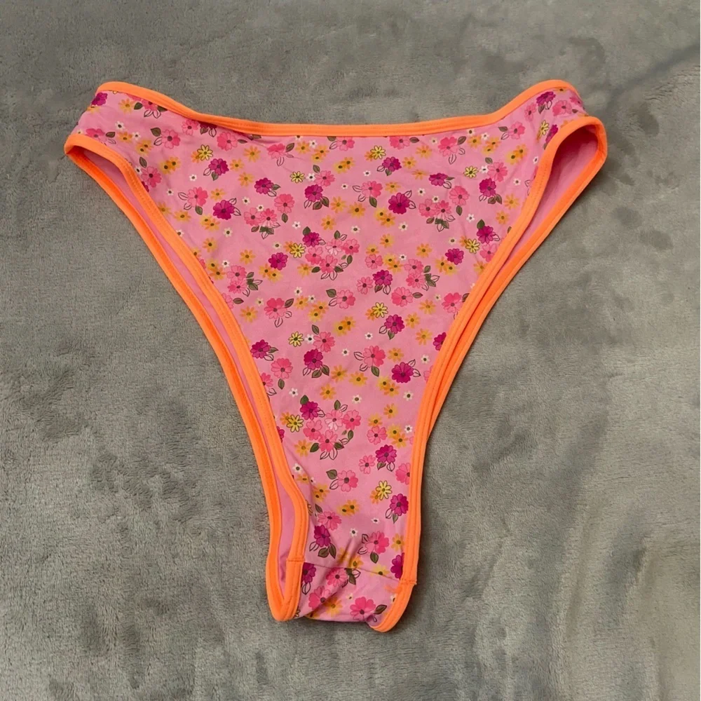 New! Frankies Bikinis Full Moon Floral Bikini Bottom in Queens Bath 10732